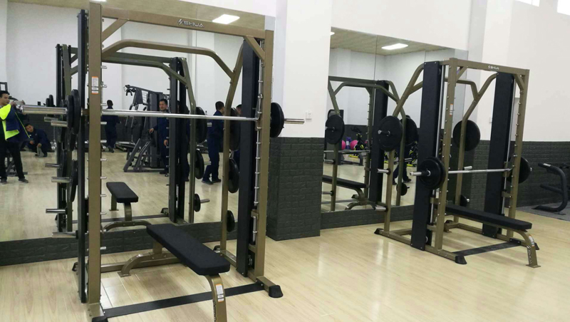 单位健身房器材